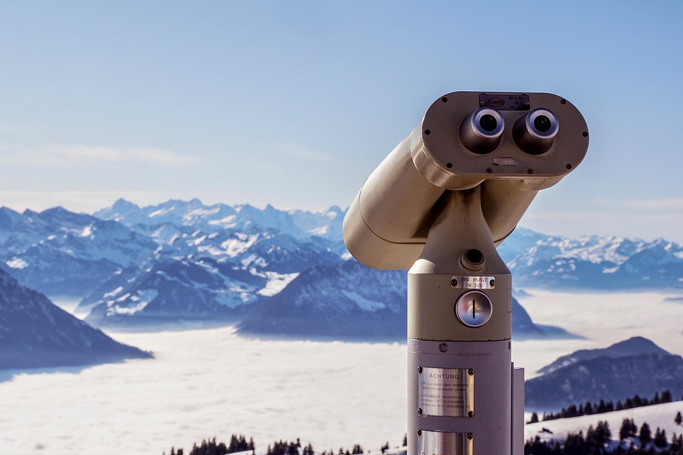 https://cdn.pixabay.com/photo/2020/01/31/20/13/telescope-4808882_960_720.jpg