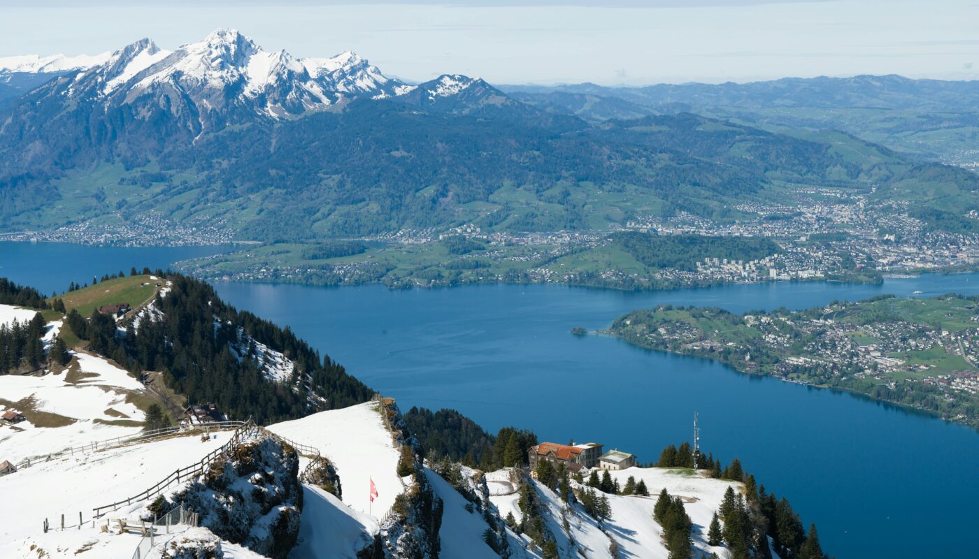https://www.pexels.com/photo/scenic-view-of-mount-rigi-and-lake-lucerne-34345864/