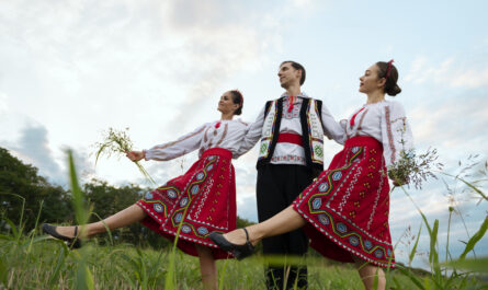 https://www.freepik.com/free-photo/young-people-dancing-folk-low-angle_32274019.htm#fromView=search&page=1&position=32&uuid=77631b8d-50df-4d46-a608-fd0379e85f67&query=How+Rigi+Influenced+Swiss+Music%2C+Dance+%26+Folk+Culture